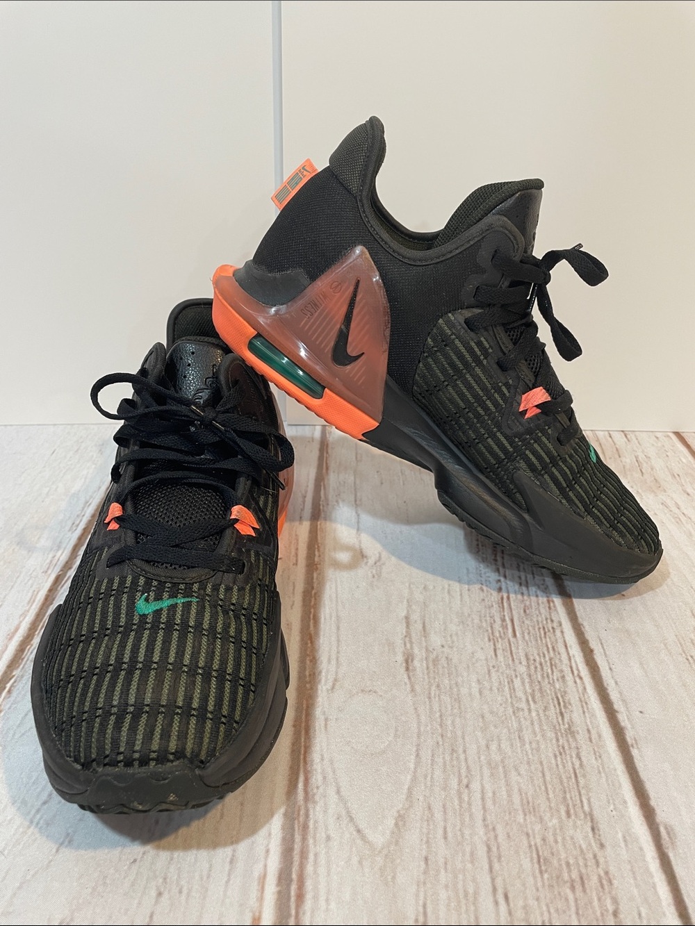 Nike LeBron Witness 6 Basketball Shoes 11 Black Sequoia Crimson Pulse Sneakers